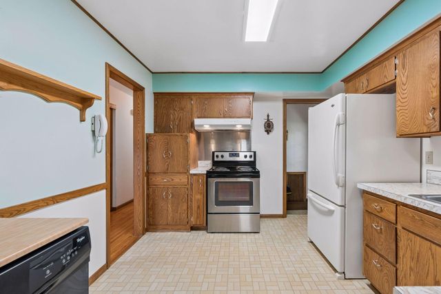 2949 Aquila Avenue N, Crystal, MN 55427