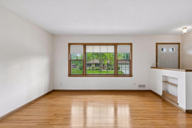 2949 Aquila Avenue N, Crystal, MN 55427
