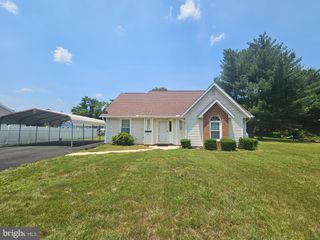 215 MAURY AVE, Bowling Green, VA 22427