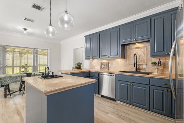 9440 Red River Street, Woodway, TX 76712