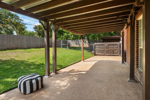 9440 Red River Street, Woodway, TX 76712