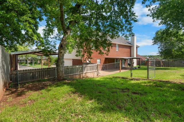 9440 Red River Street, Woodway, TX 76712