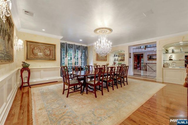 1055 High Mountain Road, Franklin Lakes, NJ 07417