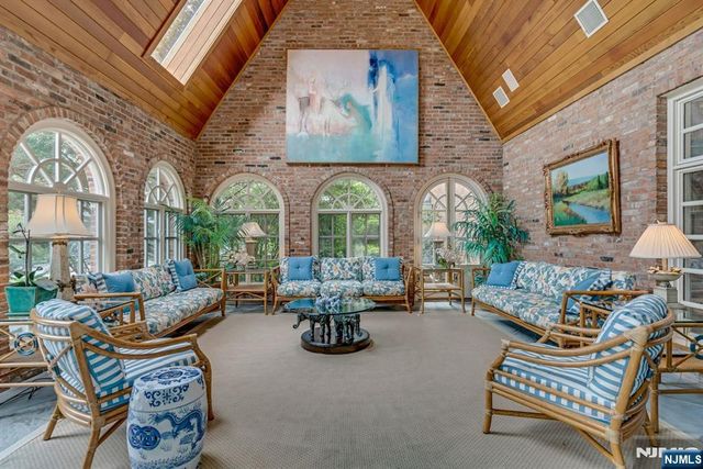 1055 High Mountain Road, Franklin Lakes, NJ 07417