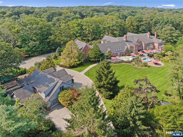 1055 High Mountain Road, Franklin Lakes, NJ 07417