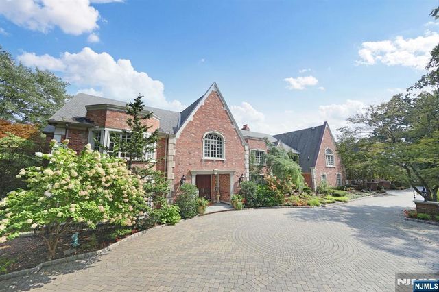 1055 High Mountain Road, Franklin Lakes, NJ 07417