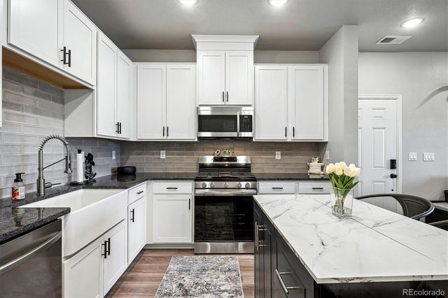 9962 W Victoria Place 301, Littleton, CO 80127