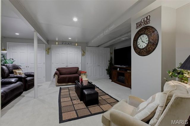 13025 Kinsley Heights Drive, Florissant, MO 63033