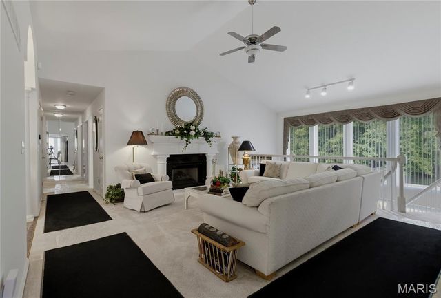 13025 Kinsley Heights Drive, Florissant, MO 63033