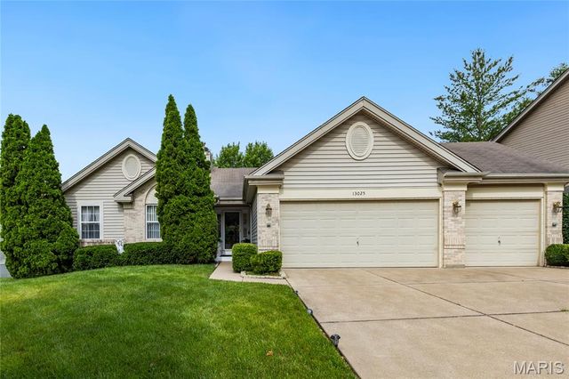 13025 Kinsley Heights Drive, Florissant, MO 63033