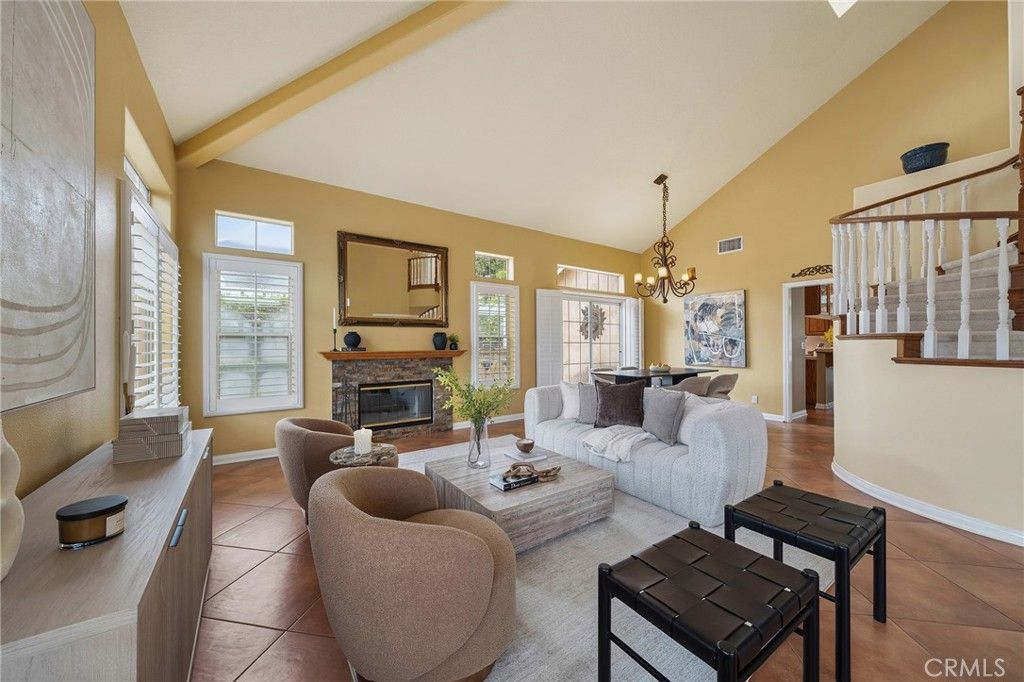 Image 10 of property listing at 137 W Greystone Avenue, Monrovia, CA 91016