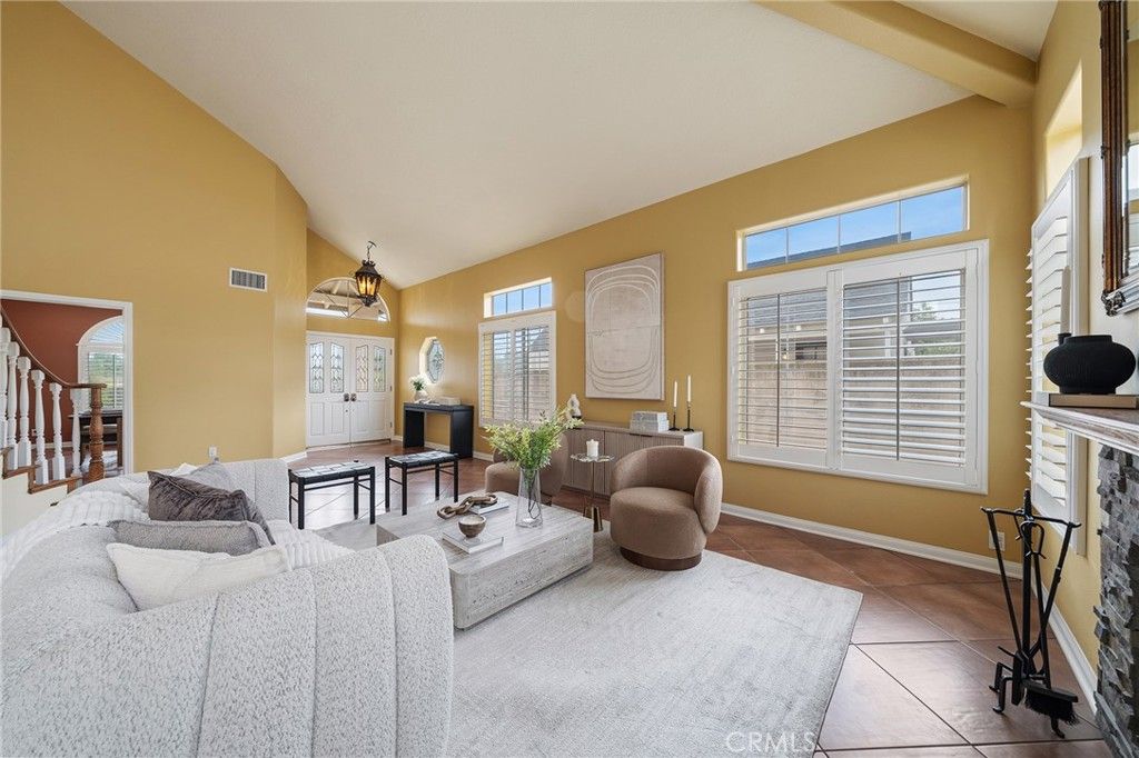 Image 11 of property listing at 137 W Greystone Avenue, Monrovia, CA 91016