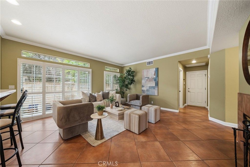 Image 15 of property listing at 137 W Greystone Avenue, Monrovia, CA 91016