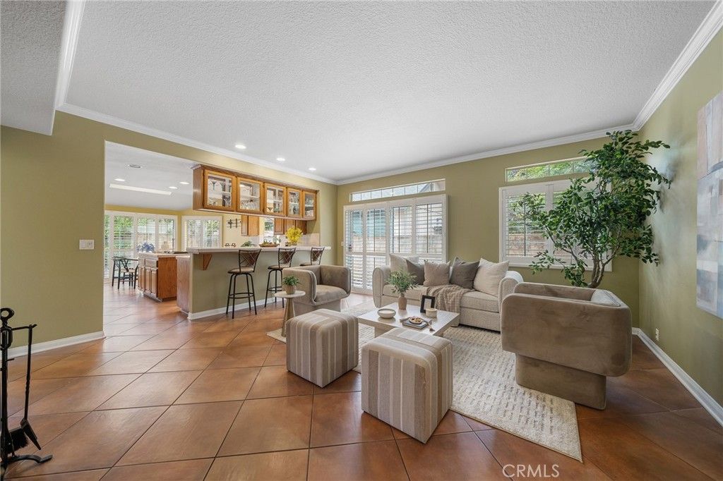 Image 16 of property listing at 137 W Greystone Avenue, Monrovia, CA 91016