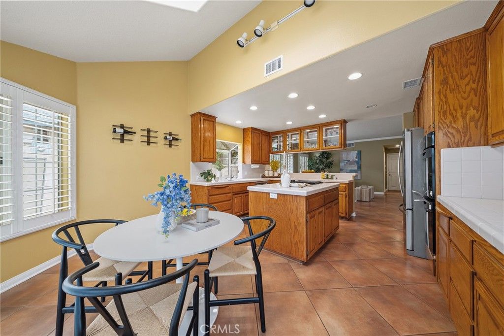 Image 25 of property listing at 137 W Greystone Avenue, Monrovia, CA 91016