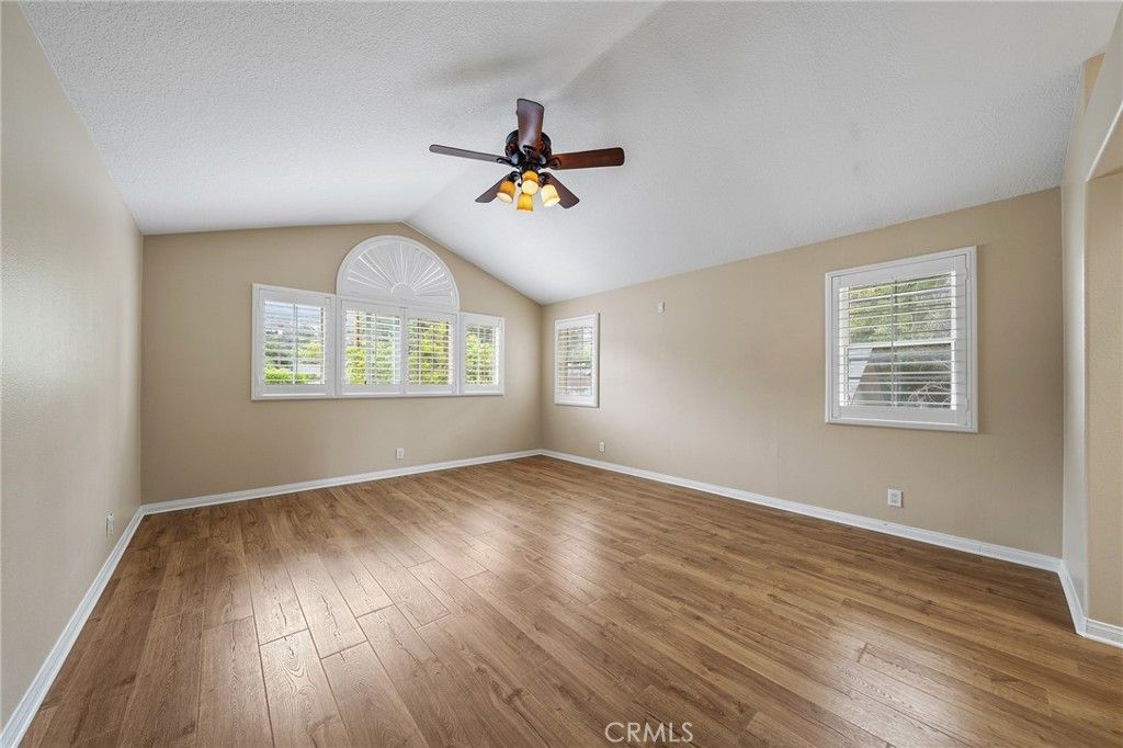 Image 32 of property listing at 137 W Greystone Avenue, Monrovia, CA 91016