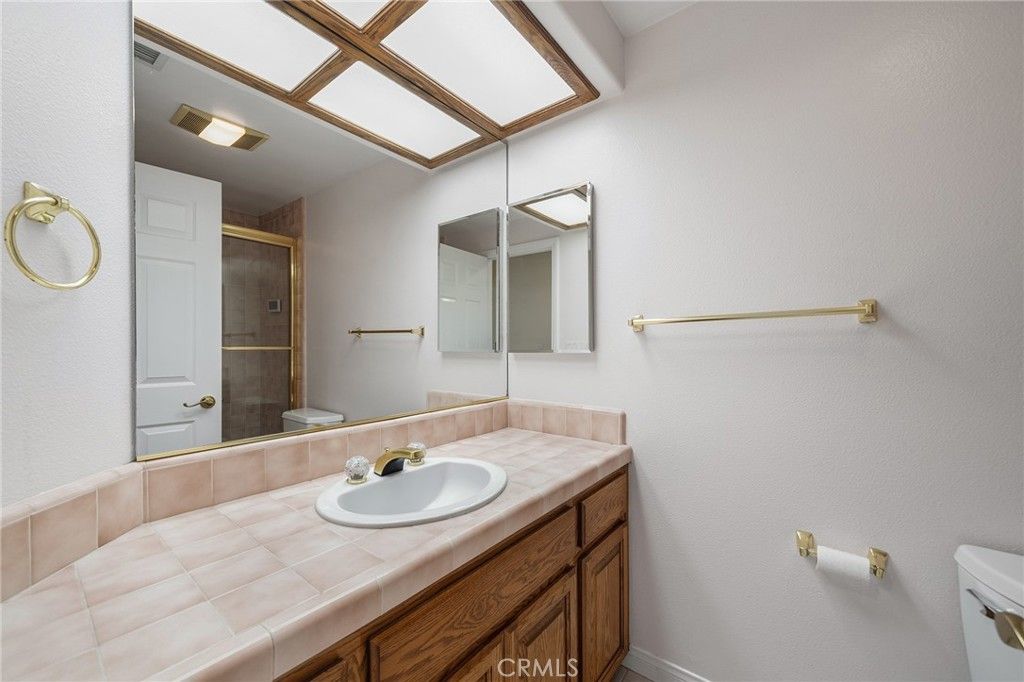 Image 41 of property listing at 137 W Greystone Avenue, Monrovia, CA 91016