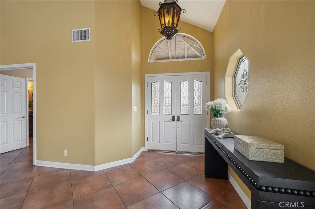 Image 6 of property listing at 137 W Greystone Avenue, Monrovia, CA 91016