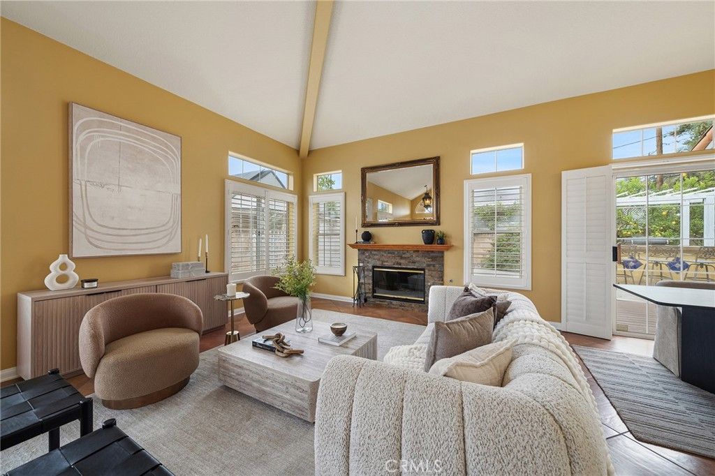 Image 8 of property listing at 137 W Greystone Avenue, Monrovia, CA 91016