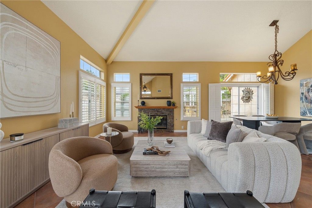Image 9 of property listing at 137 W Greystone Avenue, Monrovia, CA 91016