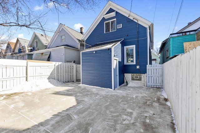 2045 S 15th PLACE, Milwaukee, WI 53204