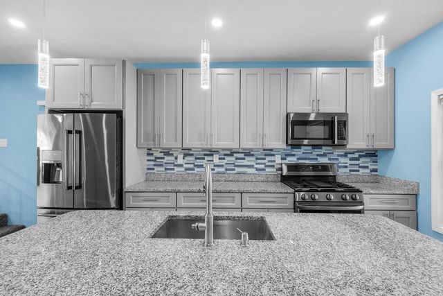 2045 S 15th PLACE, Milwaukee, WI 53204