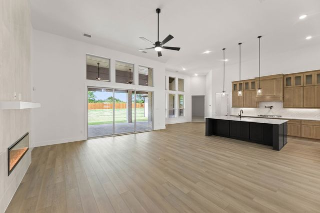 241 Broadmoor Lane, Ovilla, TX 75154