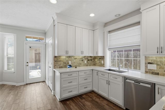 13526 Robin Hill Court, Houston, TX 77059