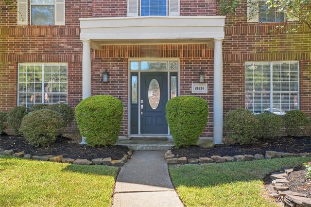 13526 Robin Hill Court, Houston, TX 77059