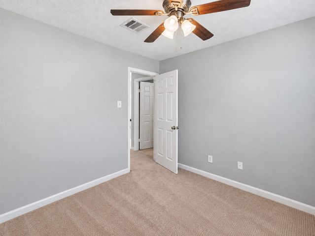 13526 Robin Hill Court, Houston, TX 77059