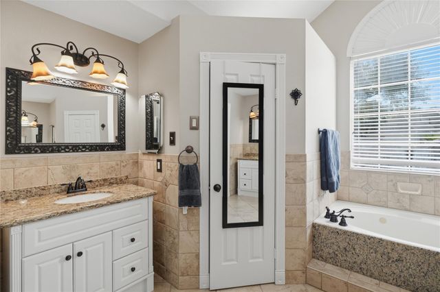 13526 Robin Hill Court, Houston, TX 77059