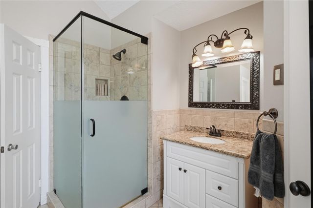 13526 Robin Hill Court, Houston, TX 77059