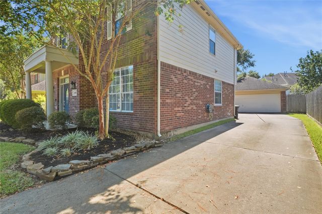 13526 Robin Hill Court, Houston, TX 77059