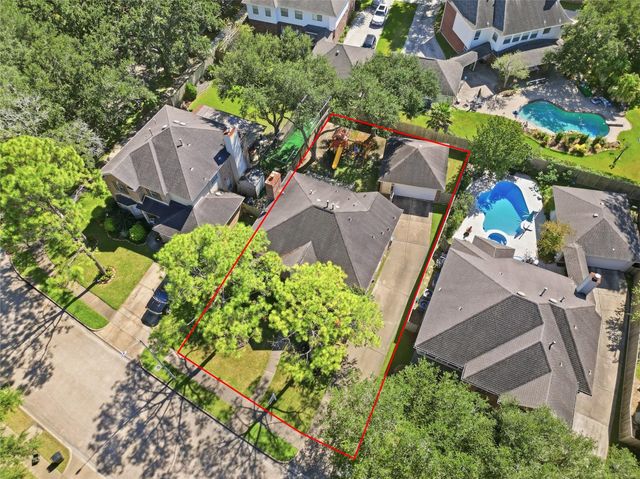 13526 Robin Hill Court, Houston, TX 77059