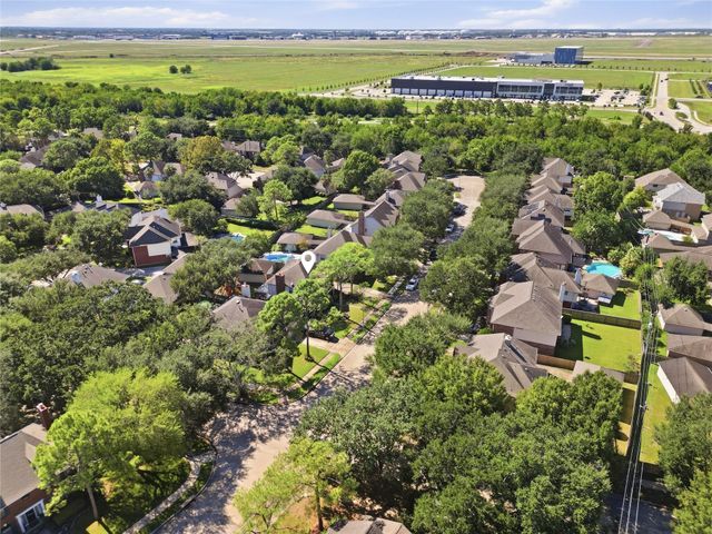 13526 Robin Hill Court, Houston, TX 77059