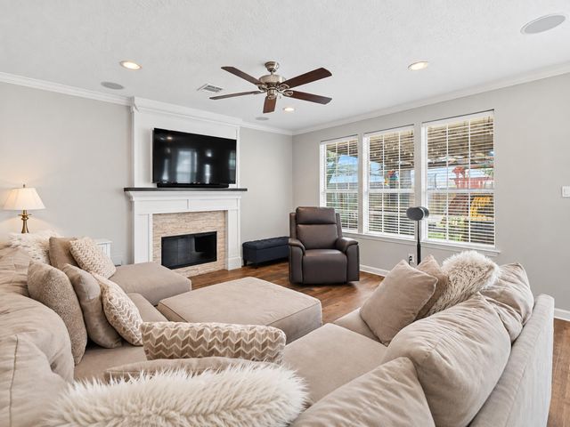 13526 Robin Hill Court, Houston, TX 77059