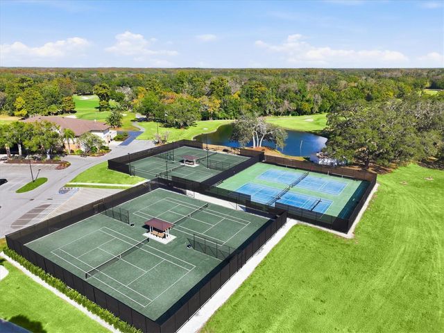 1127 ROYAL TROON COURT, Tarpon Springs, FL 34688