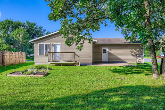 812 Marion Street SW, Isanti, MN 55040