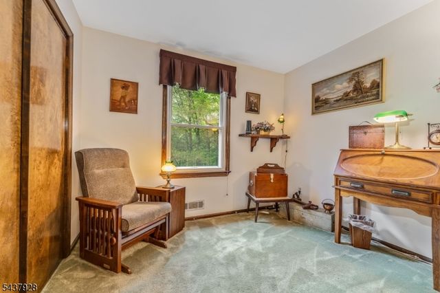 5 Hibbler Rd, Clinton Twp., NJ 08833