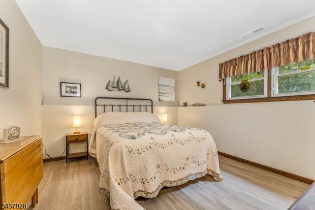 5 Hibbler Rd, Clinton Twp., NJ 08833