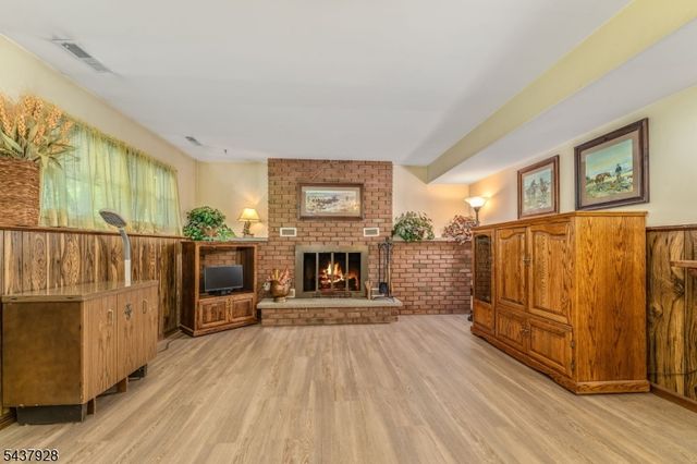 5 Hibbler Rd, Clinton Twp., NJ 08833