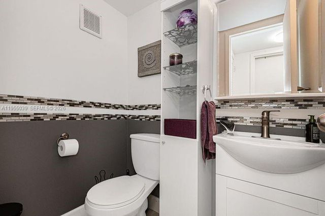 17800 Atlantic Blvd 203, Sunny Isles Beach, FL 33160