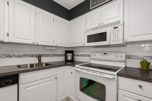 17800 Atlantic Blvd 203, Sunny Isles Beach, FL 33160