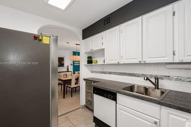 17800 Atlantic Blvd 203, Sunny Isles Beach, FL 33160