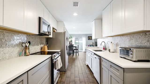 6005 Danbury Lane 103, Dallas, TX 75206