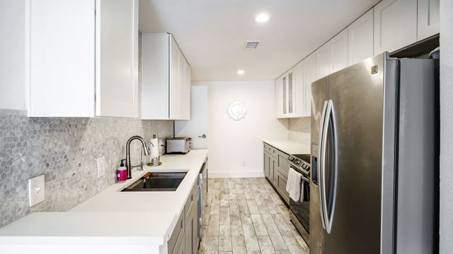 6005 Danbury Lane 103, Dallas, TX 75206
