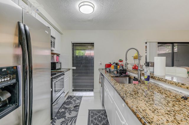 4003 W Woodscape Drive 2-k, Miramar, FL 33023