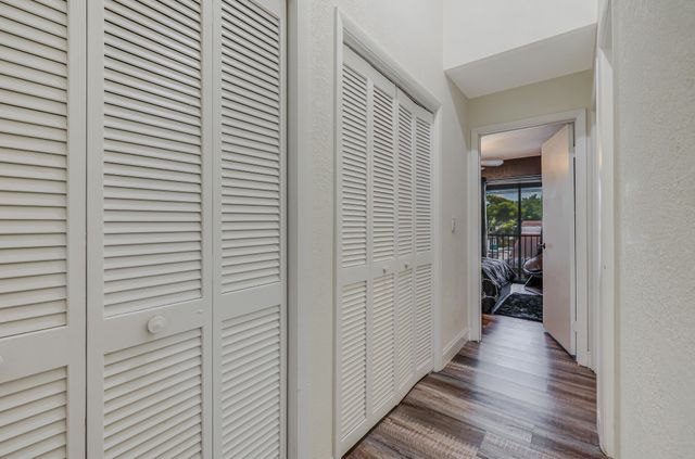 4003 W Woodscape Drive 2-k, Miramar, FL 33023