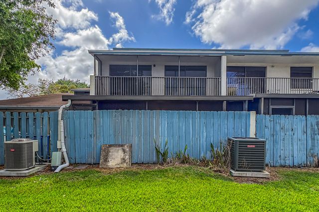 4003 W Woodscape Drive 2-k, Miramar, FL 33023