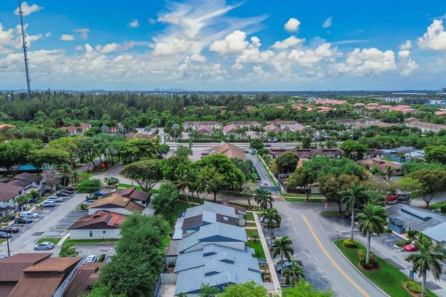4003 W Woodscape Drive 2-k, Miramar, FL 33023